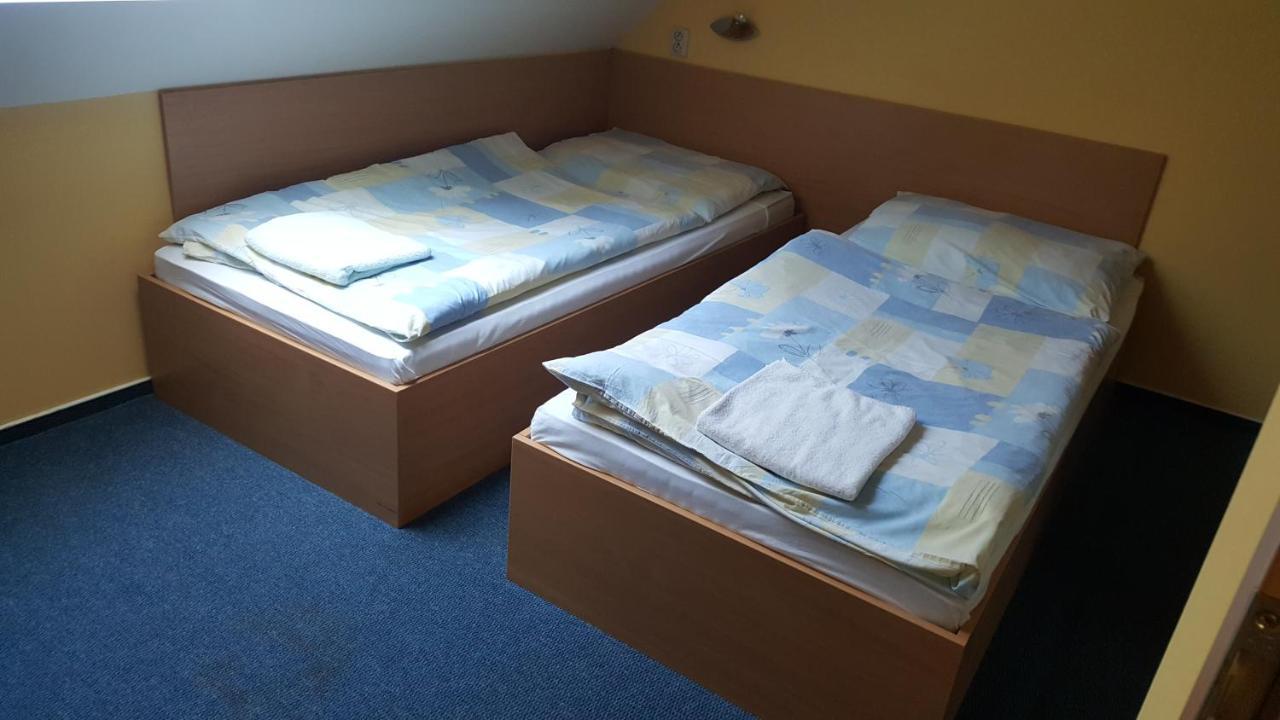 Komárno Lehar Panzio Bed & Breakfast エクステリア 写真