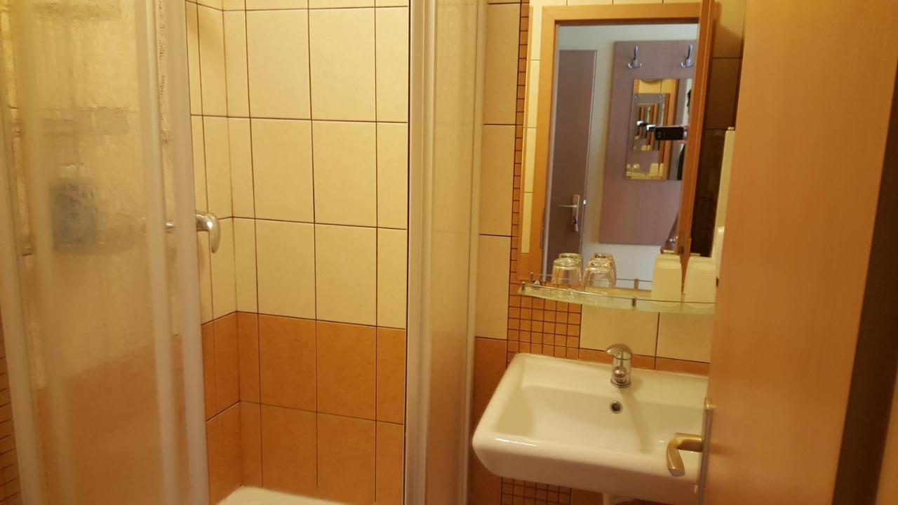 Komárno Lehar Panzio Bed & Breakfast エクステリア 写真